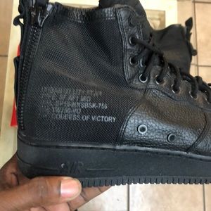 NIKE AIR MAX COLISEUM RACER